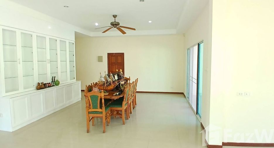 For sale 5 bedrooms villa in Bang Lamung, Chonburi