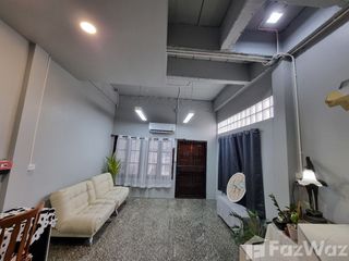 For sale 3 bedrooms townhouse in Huai Khwang, Bangkok