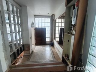 For sale 4 ベッドルーム house in Khlong Toei, Bangkok