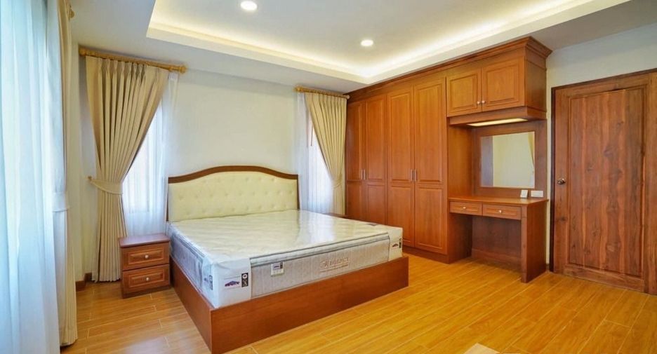 For rent 3 bedrooms villa in Sattahip, Chonburi