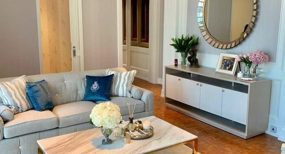 For sale 3 bedrooms condo in Sathon, Bangkok