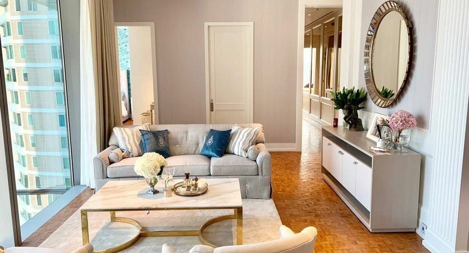 For sale 3 bedrooms condo in Sathon, Bangkok