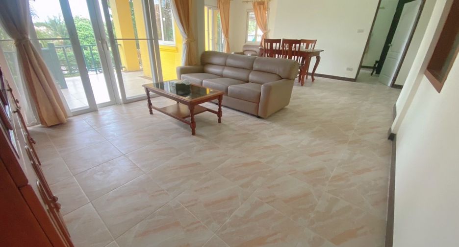 For sale and for rent 3 bedrooms villa in Bang Lamung, Chonburi