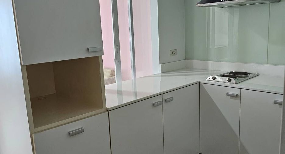 For sale studio condo in Sathon, Bangkok
