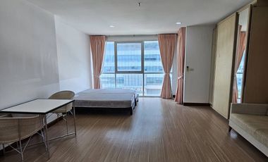 Wohnung zum Kauf mit Studio in Sathon, Bangkok