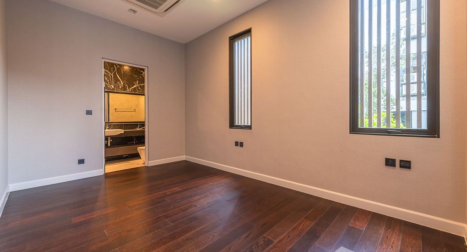 For sale 5 ベッドルーム house in Lak Si, Bangkok