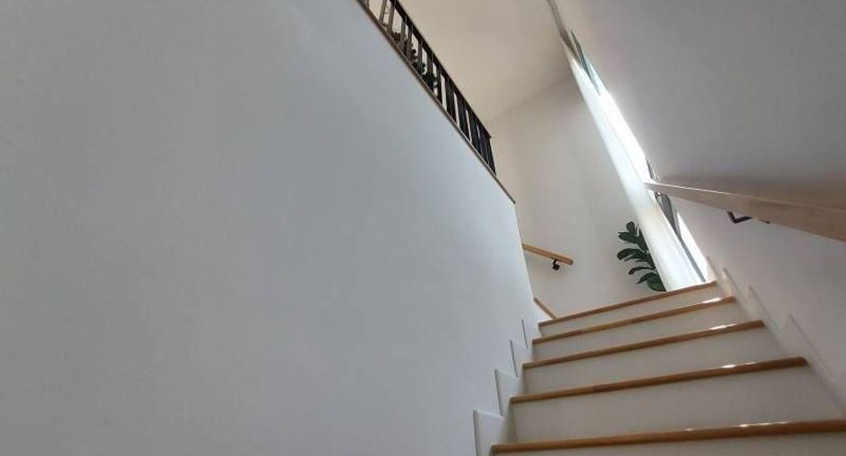 Casa en venta de 4 habitaciones en Bang Sao Thong, Samut Prakan