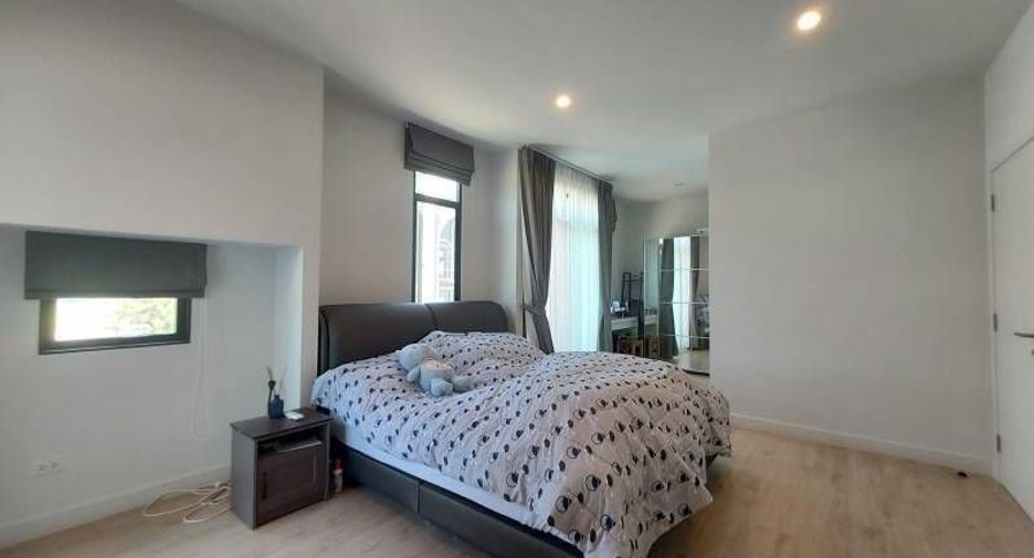 Casa en venta de 4 habitaciones en Bang Sao Thong, Samut Prakan