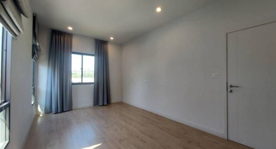 Casa en venta de 4 habitaciones en Bang Sao Thong, Samut Prakan