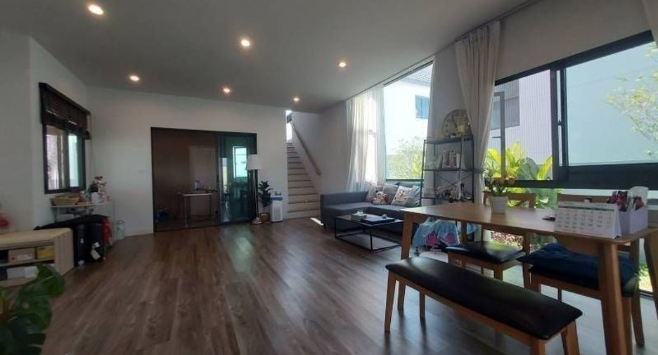 Casa en venta de 4 habitaciones en Bang Sao Thong, Samut Prakan