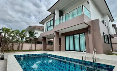 À louer 4 chambres villa à Bang Lamung, Chonburi