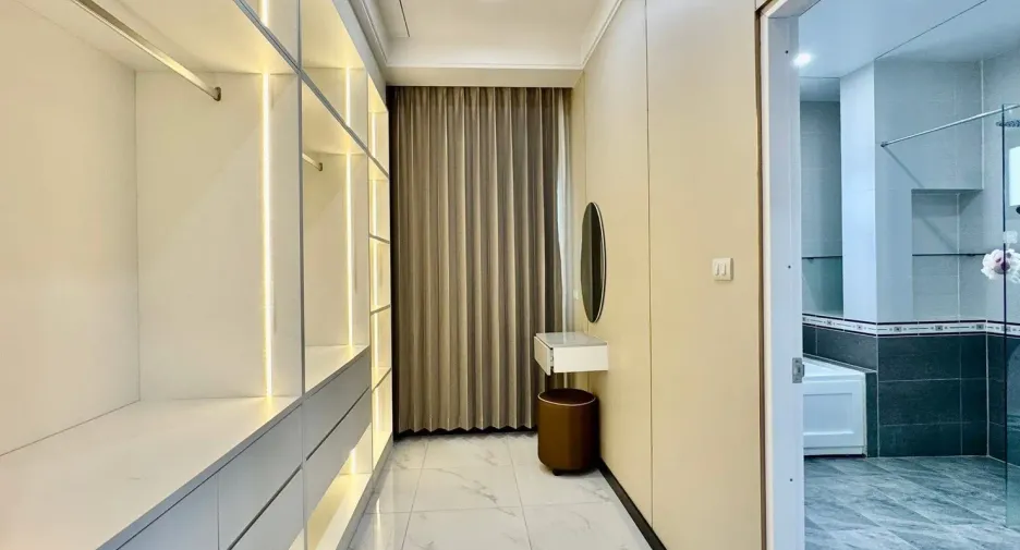 Villa en alquiler de 4 habitaciones en Bang Lamung, Chonburi