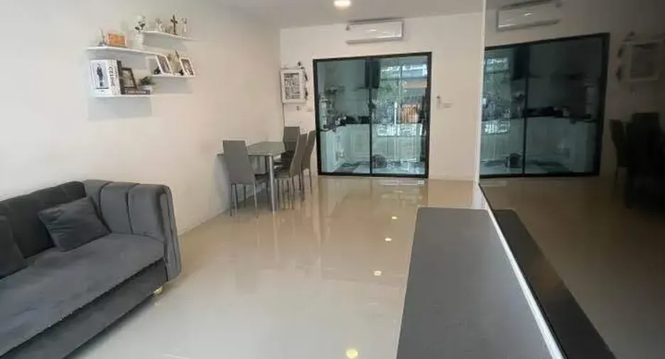 For sale 3 bedrooms townhouse in Lat Lum Kaeo, Pathum Thani