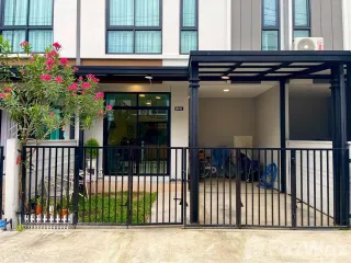 For sale 3 bedrooms townhouse in Lat Lum Kaeo, Pathum Thani