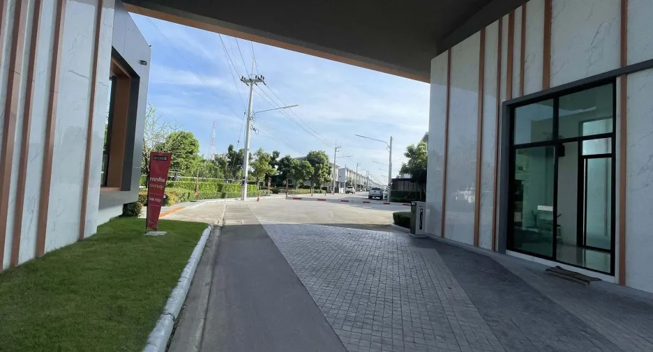 For sale 3 bedrooms townhouse in Lat Lum Kaeo, Pathum Thani