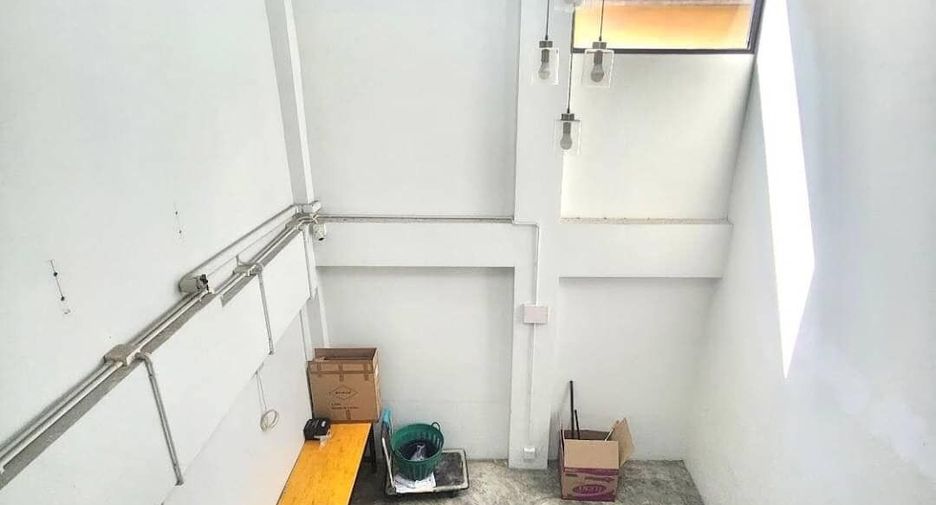For sale and for rent 5 bedrooms retail Space in Din Daeng, Bangkok