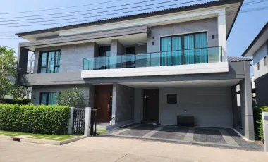 Casa en venta y en alquiler de 4 habitaciones en Bang Phli, Samut Prakan