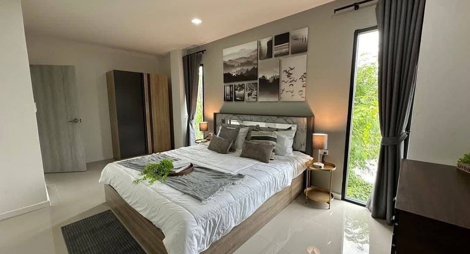 Casa adosada en venta de 4 habitaciones en Bang Lamung, Chonburi