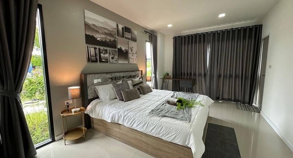 Casa adosada en venta de 4 habitaciones en Bang Lamung, Chonburi