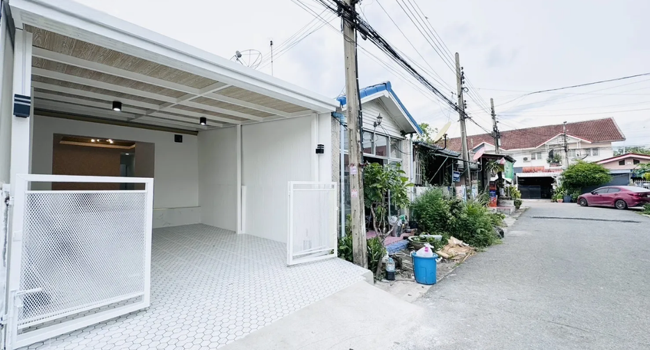 For sale 1 bed townhouse in Bang Bo, Samut Prakan