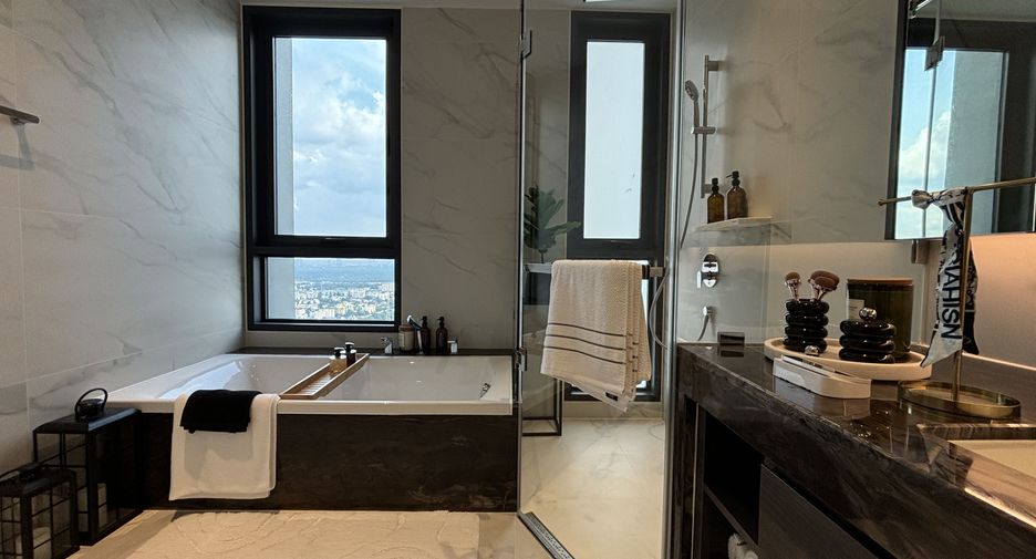 Wohnung zum Kauf mit 4 Zimmer in Sathon, Bangkok