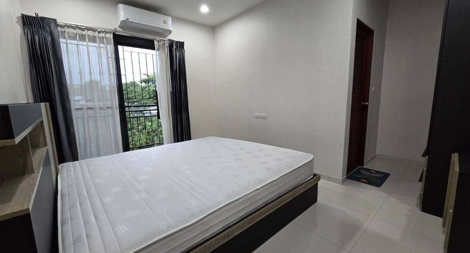 For sale 4 bedrooms townhouse in Bang Lamung, Chonburi