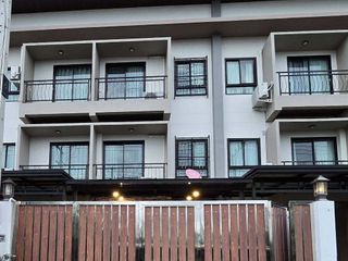 For sale 4 bedrooms townhouse in Bang Lamung, Chonburi