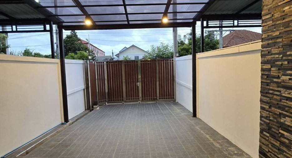 For sale 4 bedrooms townhouse in Bang Lamung, Chonburi