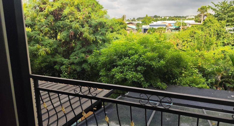 For sale 4 bedrooms townhouse in Bang Lamung, Chonburi