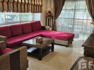 For sale 3 bedrooms house in Si Racha, Chonburi