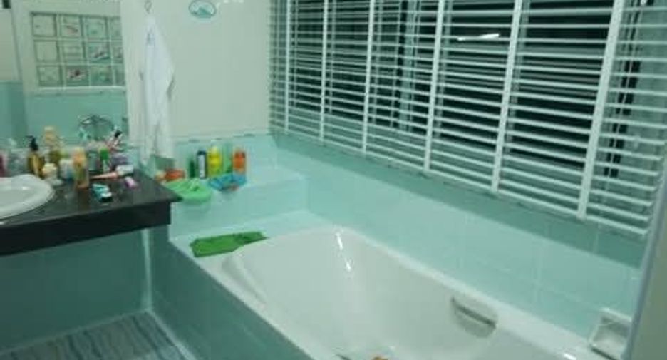 For sale 3 bedrooms house in Si Racha, Chonburi