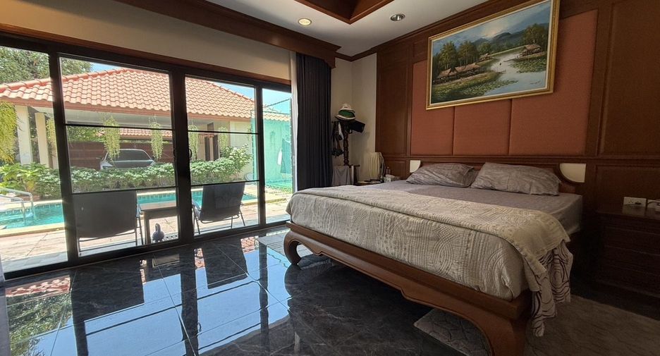 For sale 4 bedrooms house in Huay Yai, Pattaya