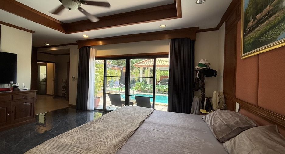 For sale 4 bedrooms house in Huay Yai, Pattaya