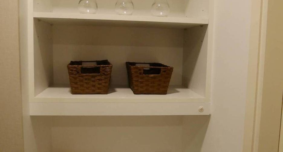 For sale 1 bed condo in Mueang Samut Prakan, Samut Prakan