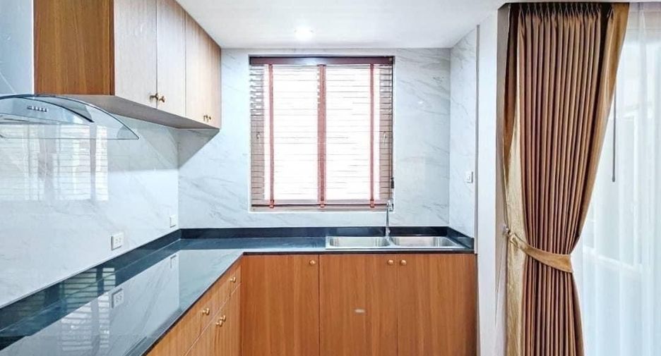 For sale and for rent 4 bedrooms villa in Bang Lamung, Chonburi