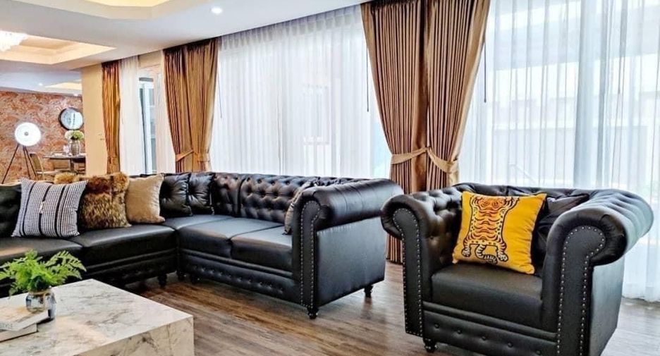 For sale and for rent 4 bedrooms villa in Bang Lamung, Chonburi