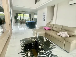 For sale and for rent 6 bedrooms villa in Bang Lamung, Chonburi