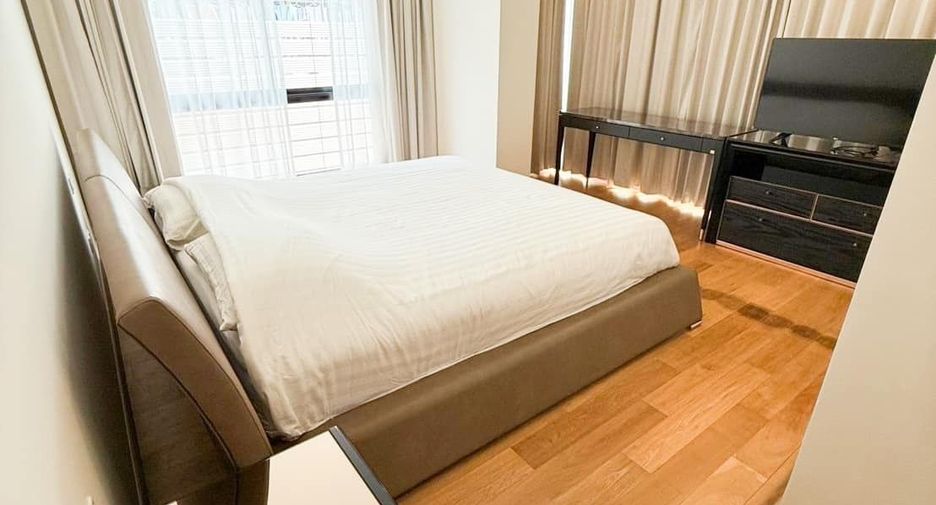 For sale 3 bedrooms condo in Khlong Toei, Bangkok