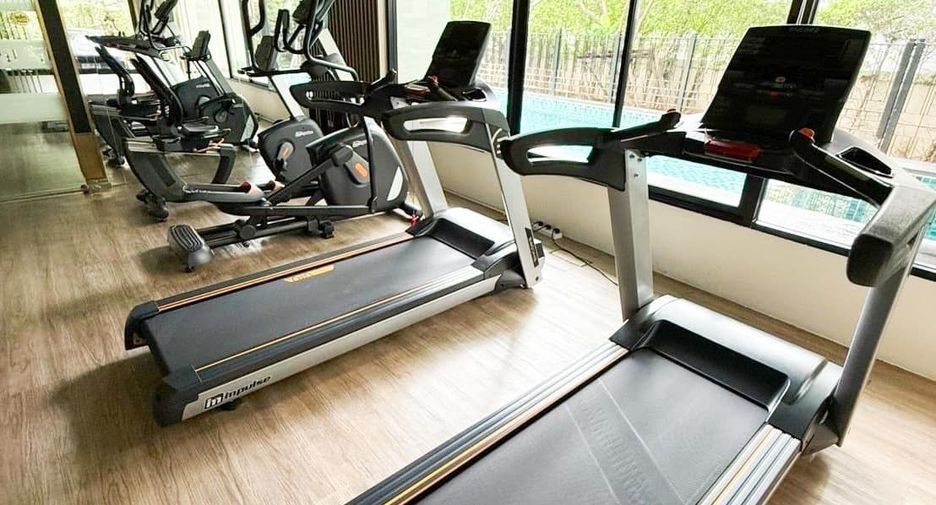 For sale 3 bedrooms condo in Khlong Toei, Bangkok