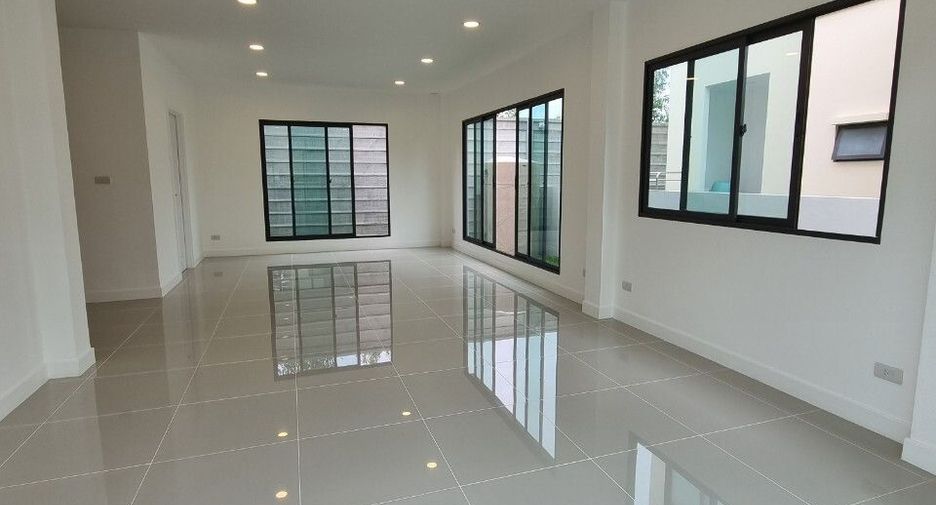 For sale 4 bedrooms house in Bang Phli, Samut Prakan