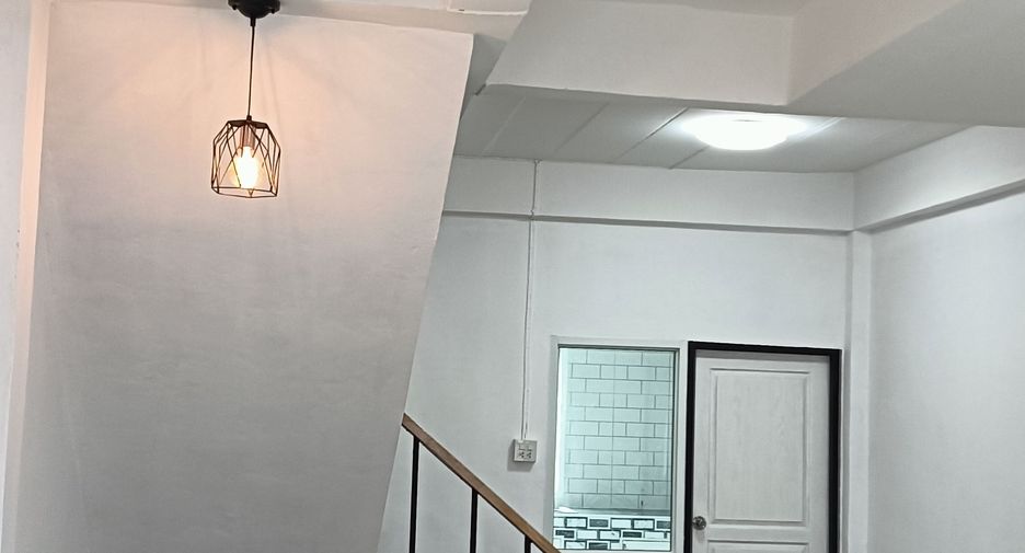 Reihenhaus zum Kauf mit 2 Zimmer in Nong Chok, Bangkok
