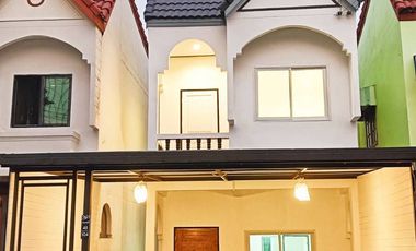 Reihenhaus zum Kauf mit 2 Zimmer in Nong Chok, Bangkok