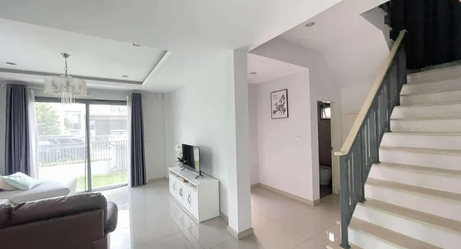 Casa en alquiler de 3 habitaciones en Bang Lamung, Chonburi
