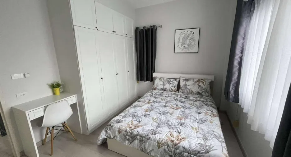 Casa en alquiler de 3 habitaciones en Bang Lamung, Chonburi