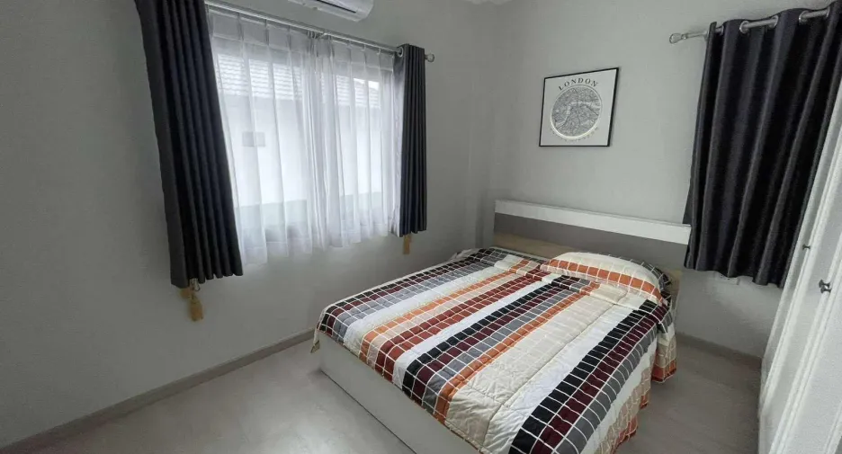 Casa en alquiler de 3 habitaciones en Bang Lamung, Chonburi