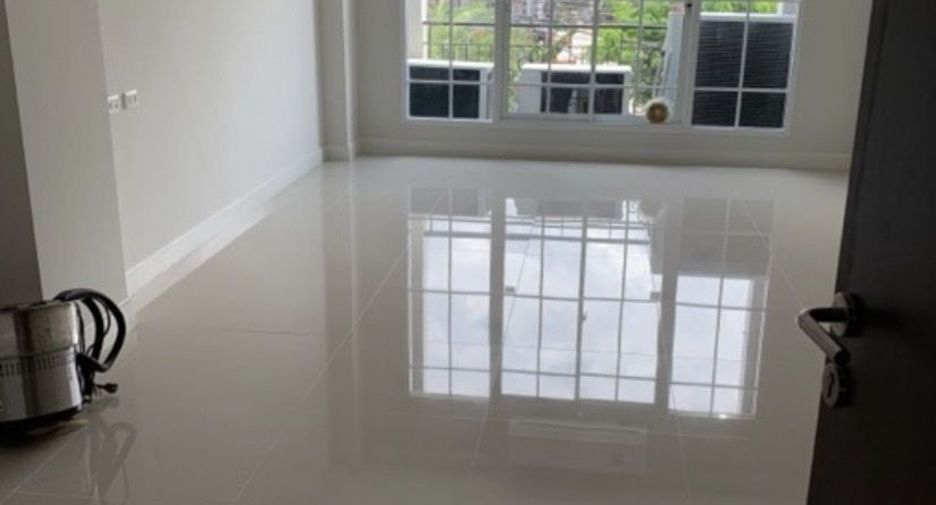 For sale 4 bedrooms retail Space in Bang Na, Bangkok