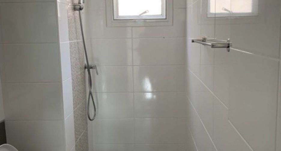 For sale 4 bedrooms retail Space in Bang Na, Bangkok