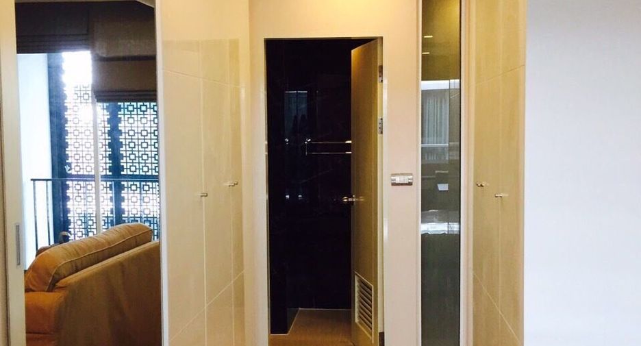 For sale 1 bed condo in Khlong Toei, Bangkok