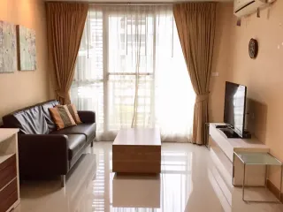 For sale そして for rent 2 ベッドルーム condo in Phra Khanong, Bangkok