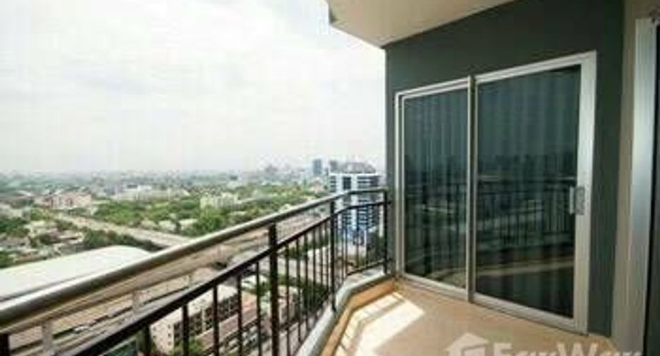 For sale and for rent 2 bedrooms condo in Watthana, Bangkok